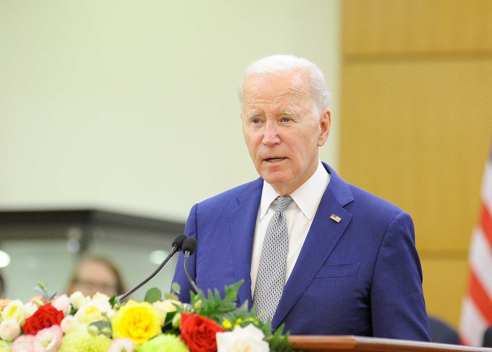 Tổng thống Joe Biden nhấn mạnh sự coi trọng đối với vai trò, vị trí của Việt Nam ở khu vực, đánh giá cao vai trò tích cực của Việt Nam trên nhiều vấn đề khu vực và toàn cầu; bày tỏ sự ủng hộ đối với sự phát triển của Việt Nam, trong đó có hợp tác kinh tế và khoa học-nghệ trong giai đoạn mới, trong đó có việc phát triển công nghiệp điện tử, ứng phó với biến đổi khí hậu, phát triển năng lượng sạch.