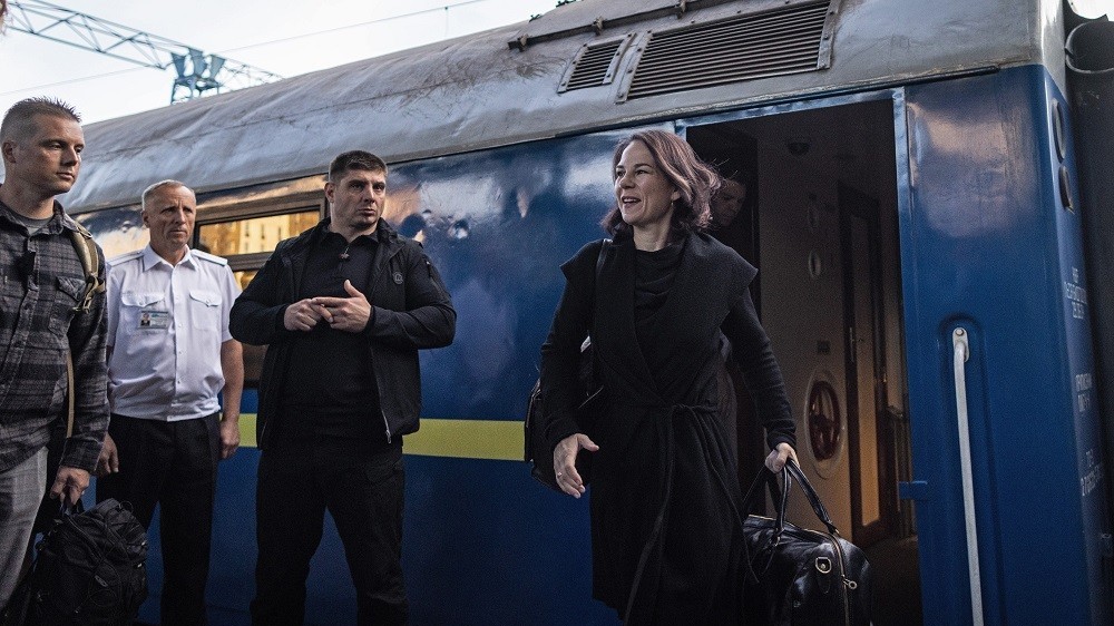 Bất ngờ thăm Kiev, Ngoại trưởng Đức dành lời ‘có cánh’ cho Ukraine
