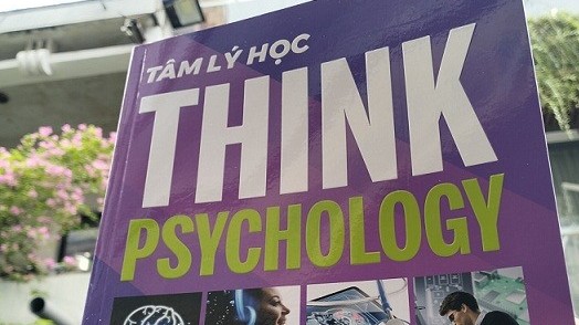 Cuốn sách 'Textbook Tâm lý học':  Kiến thức hàn lâm trong vẻ ngoài đại chúng