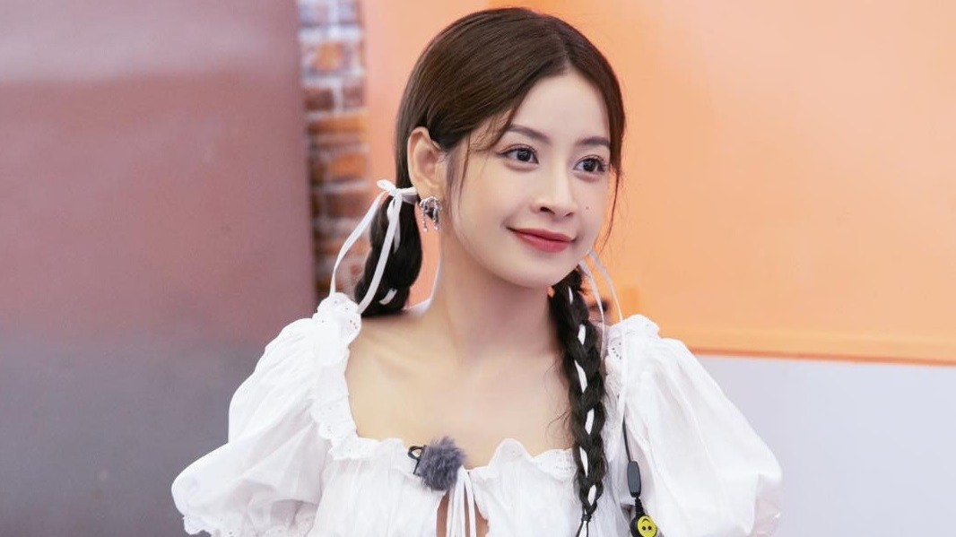 Chi Pu được khen nhan sắc và phong cách thời trang khi tham gia hoạt động giải trí tại Trung Quốc