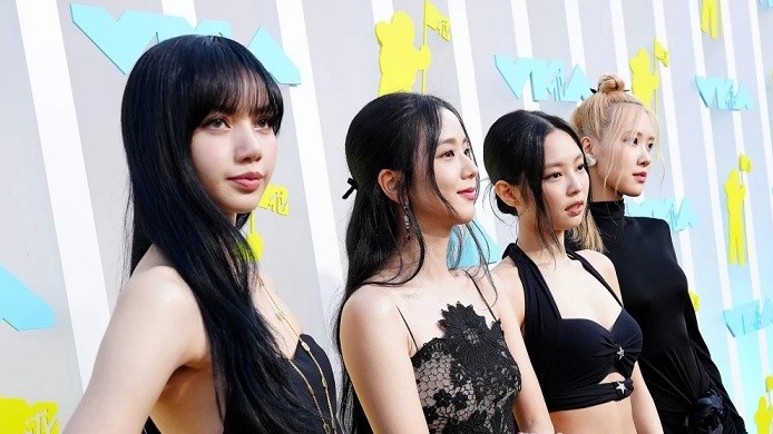 BlackPink trở thành nhóm nhạc nữ châu Á đầu tiên chiến thắng 2 hạng mục tại MTV VMAs