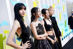 BlackPink trở thành nhóm nhạc nữ châu Á đầu tiên chiến thắng 2 hạng mục tại MTV VMAs