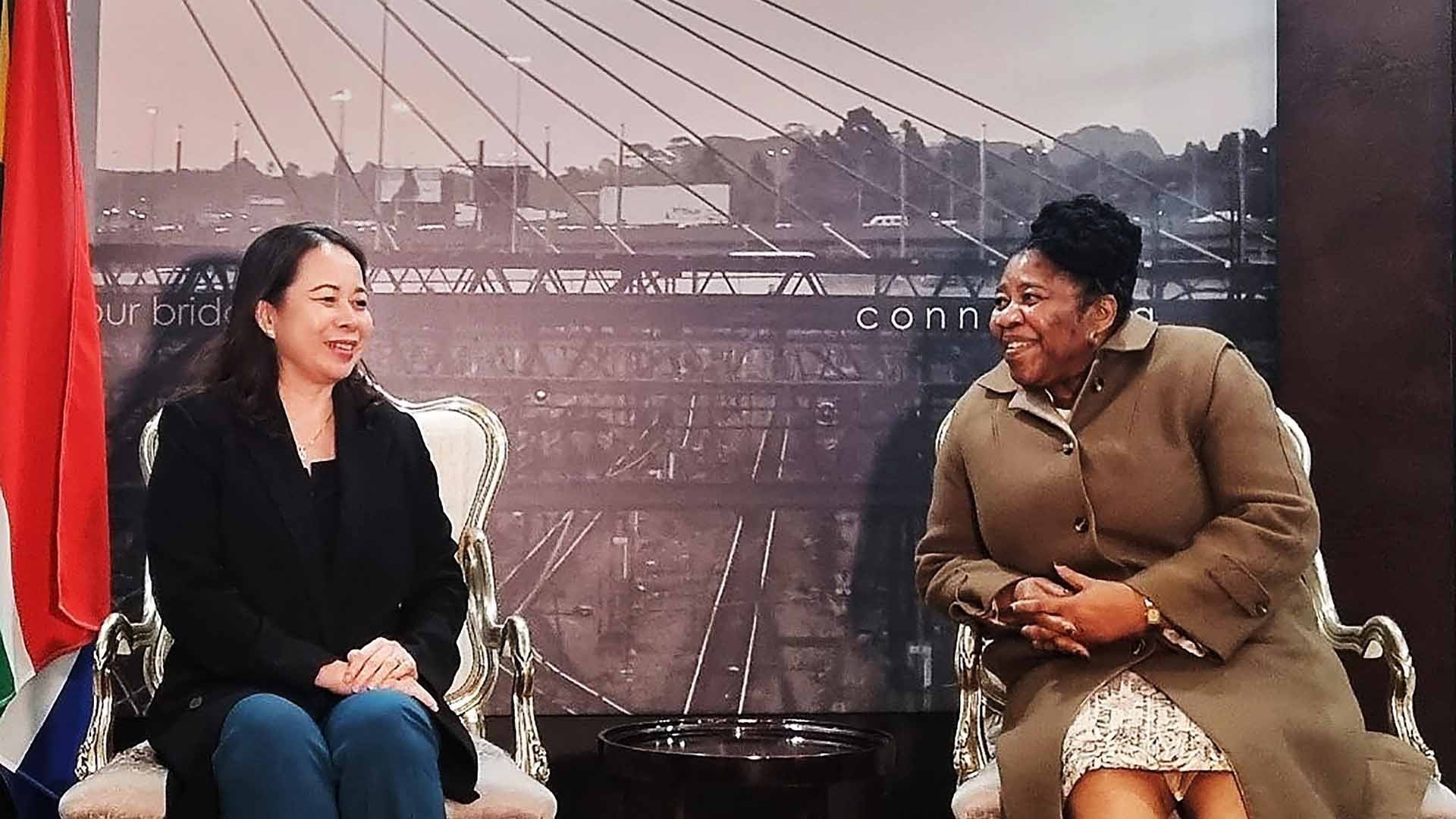 Phó Chủ tịch nước Võ Thị Ánh Xuân đến thủ đô Pretoria, bắt đầu chuyến thăm chính thức Nam Phi