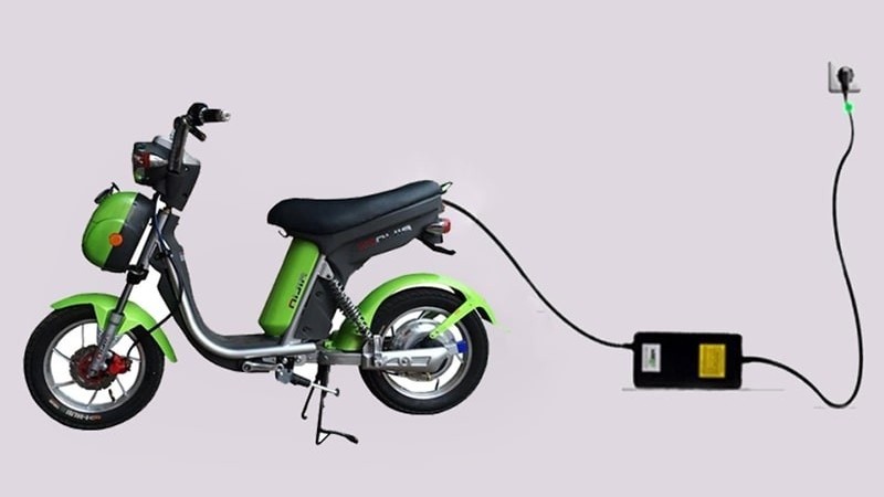 Nguyên nhân và cách phòng tránh cháy nổ khi sạc xe điện