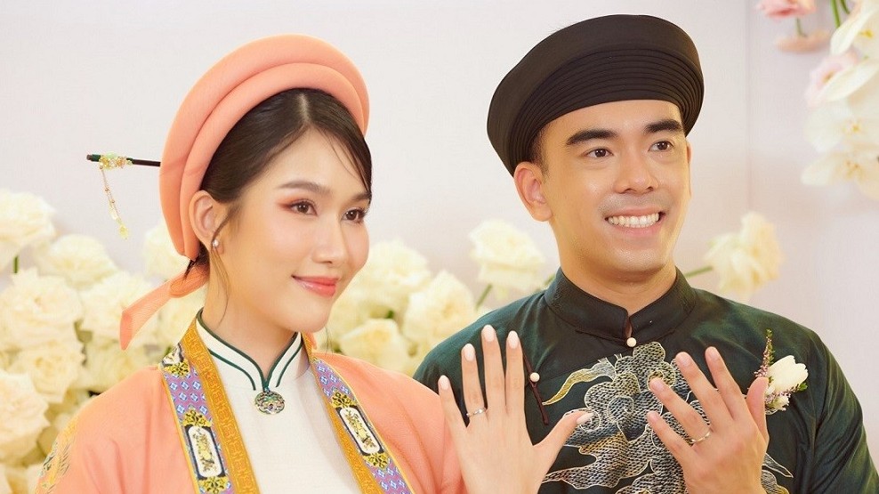 Á hậu Phương Anh làm thiệp cưới phong cách hiện đại, tối giản và trang nhã