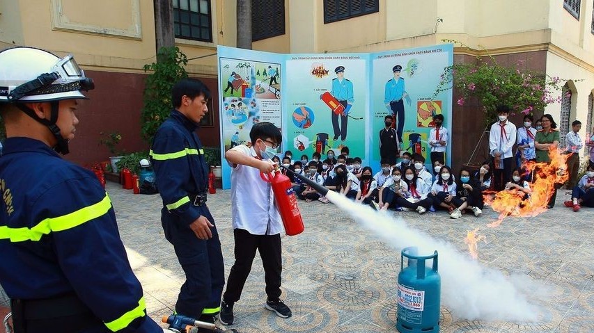 Bộ GD&ĐT yêu cầu rà soát, nắm bắt thông tin về học sinh, sinh viên sau vụ cháy chung cư ở Khương Hạ