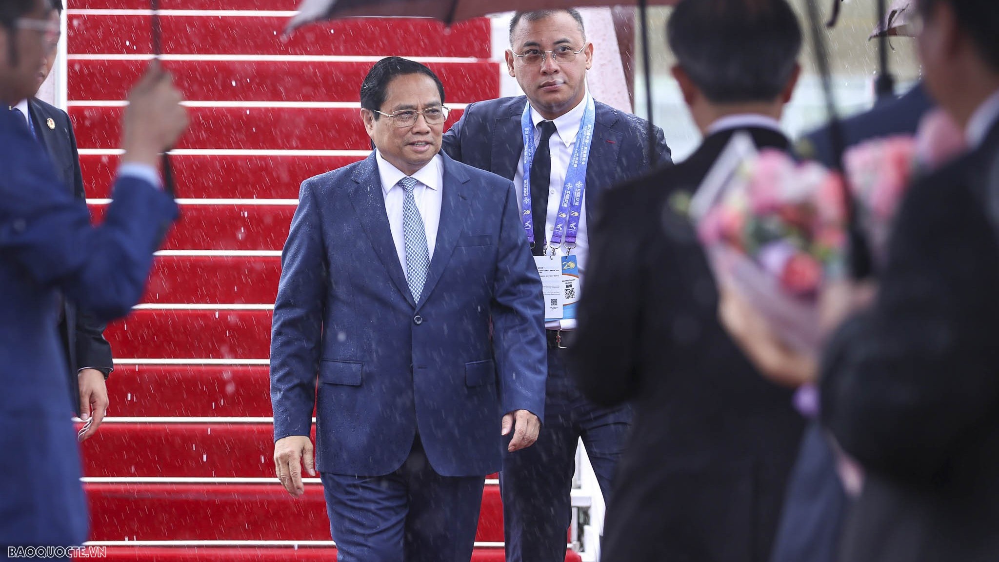 Thủ tướng Phạm Minh Chính đến Nam Ninh, bắt đầu chuỗi các hoạt động tham dự CAEXPO tại Trung Quốc