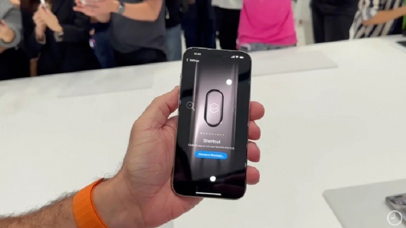 Hướng dẫn kích hoạt chức năng của Action Button trên iPhone 15 Pro