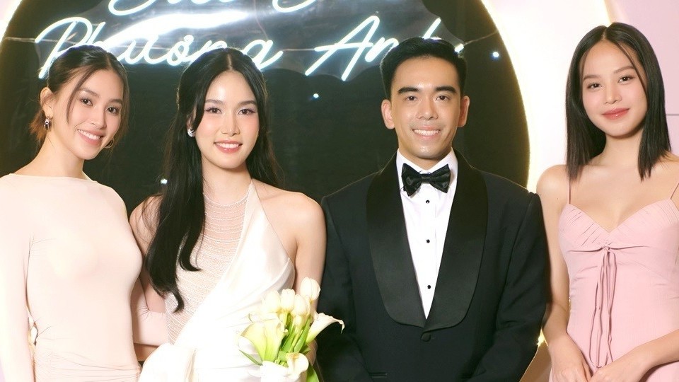Dàn Hoa hậu, Á hậu Việt thanh lịch dự tiệc báo hỷ của Á hậu Phương Anh