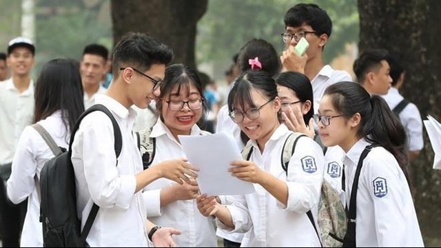 Bộ GD&ĐT đề xuất giữ nguyên học phí phổ thông, tăng học phí đại học