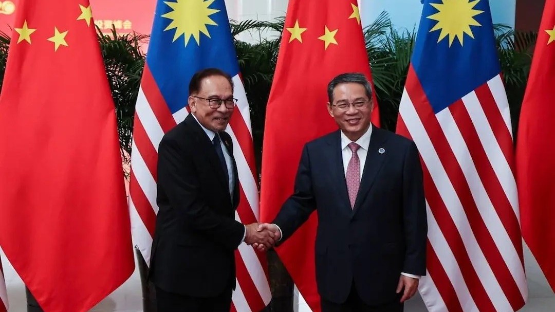 Thủ tướng Trung Quốc và Malaysia thảo luận về quan hệ song phương, nhất trí tiếp tục liên lạc cởi mở