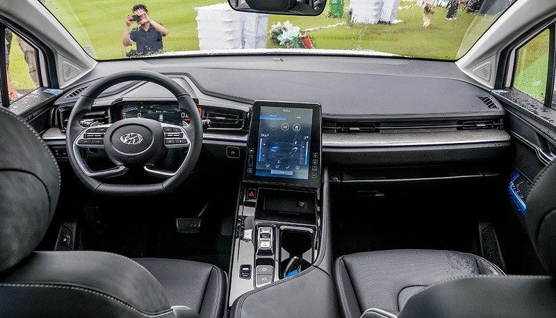 Cận cảnh Hyundai Custin 2.0T vừa ra mắt, giá 999 triệu đồng Cận cảnh Hyundai Custin 2.0T vừa ra mắt, giá 999 triệu đồng