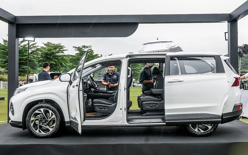 Cận cảnh Hyundai Custin 2.0T vừa ra mắt, giá 999 triệu đồng Cận cảnh Hyundai Custin 2.0T vừa ra mắt, giá 999 triệu đồng