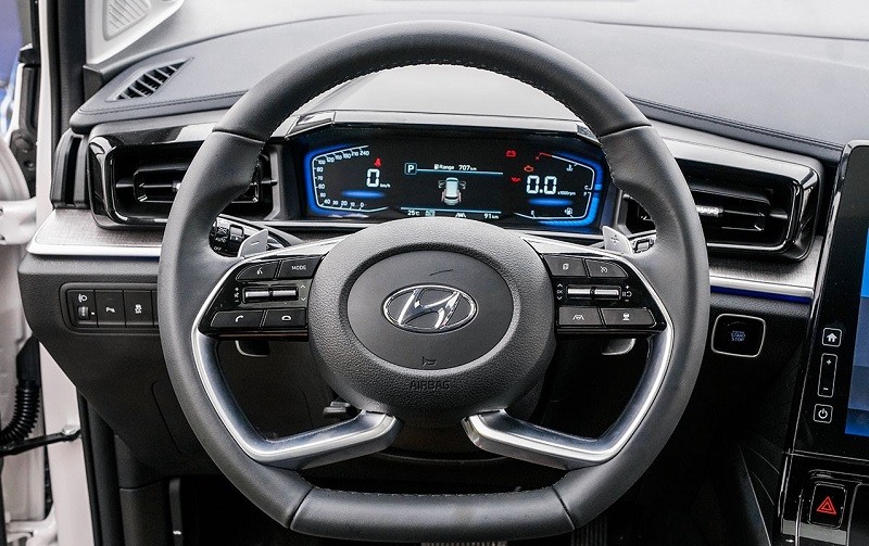 Cận cảnh Hyundai Custin 2.0T vừa ra mắt, giá 999 triệu đồng Cận cảnh Hyundai Custin 2.0T vừa ra mắt, giá 999 triệu đồng