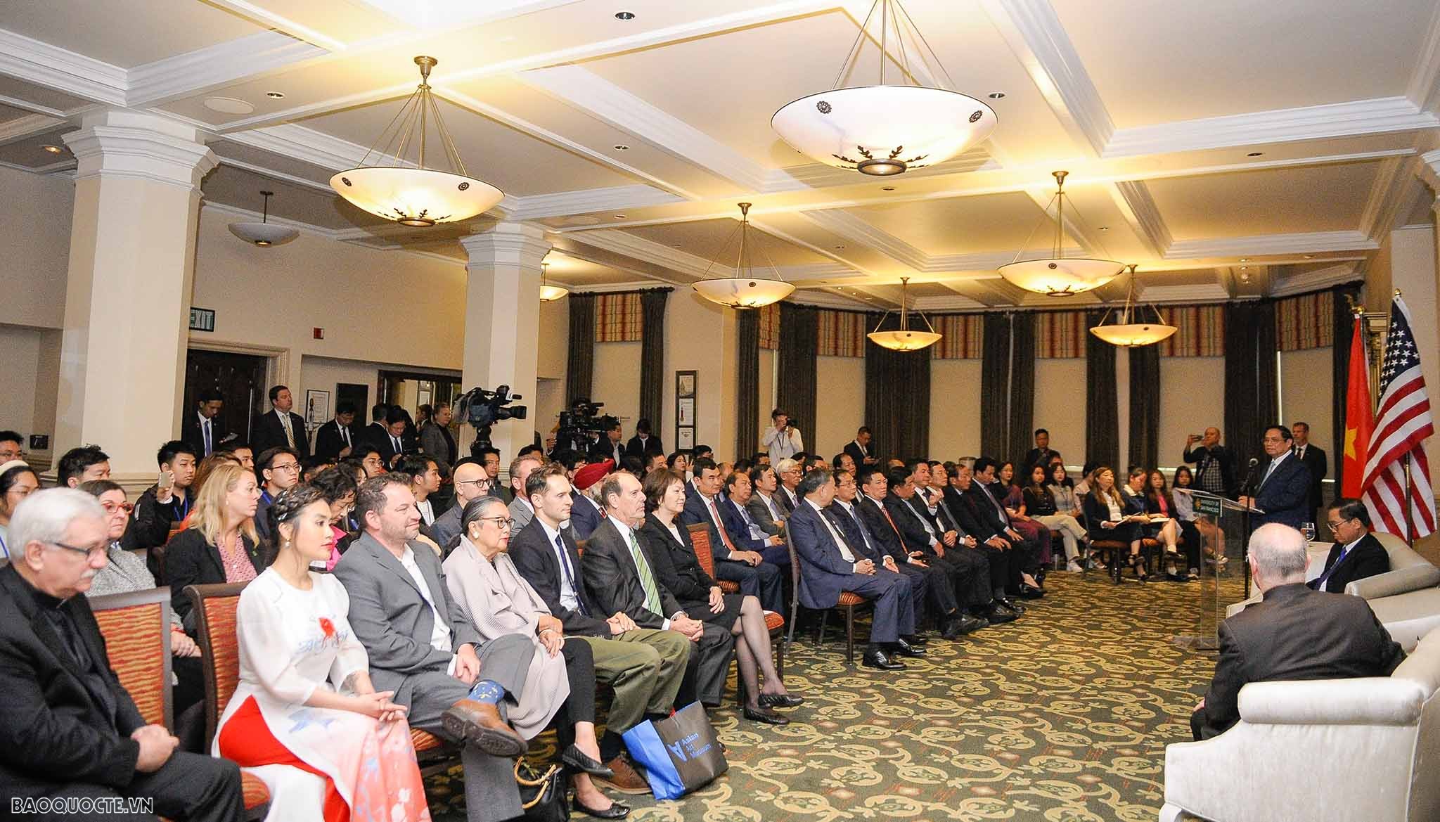 Thăm trường đại học