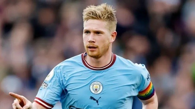 Chuyển nhượng cầu thủ Ngoại hạng Anh: Man City hoãn đàm phán gia hạn Kevin De Bruyne; Barca mượn Jadon Sancho?; Alexander-Arnold gắn bó Liverpool