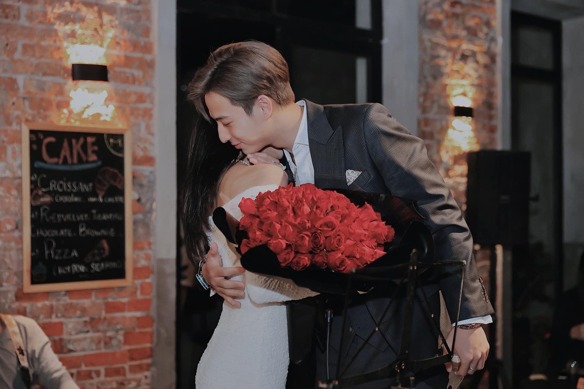 Tay vợt cầu lông điển trai