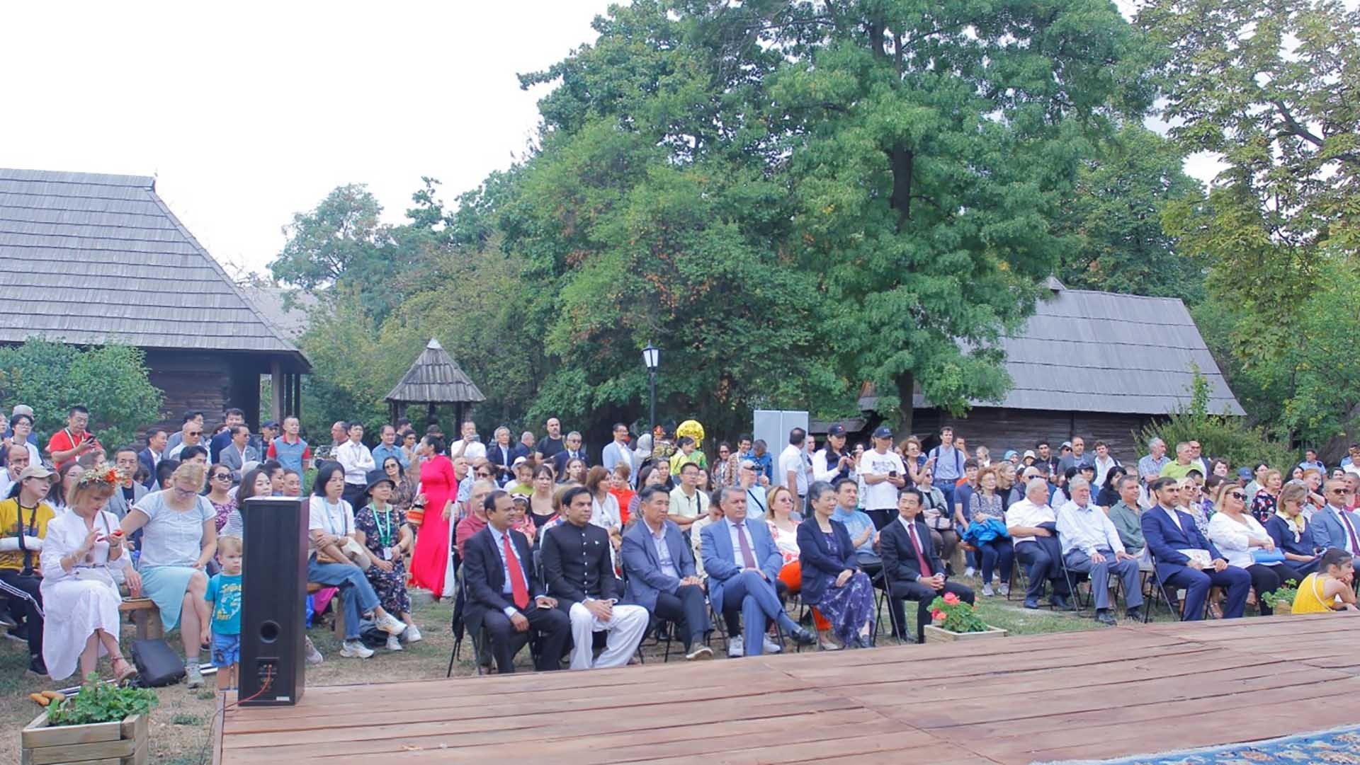 Các đại biểu tham dự sự kiện.