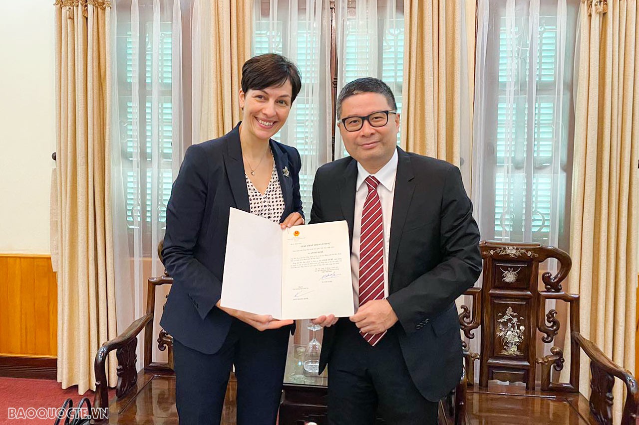 Trao Giấy Chấp nhận lãnh sự cho Tổng Lãnh sự mới của Canada tại TP. Hồ Chí Minh