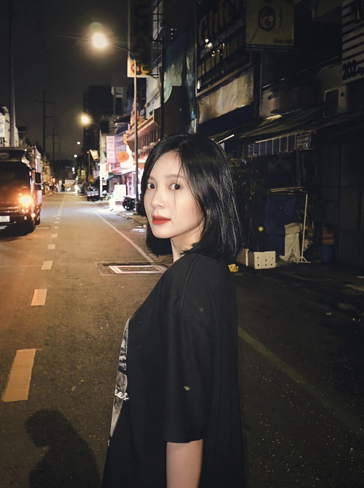 Sao Việt: Lan Phương tình tứ bên chồng Tây