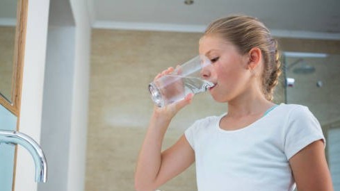 4 thực phẩm, nước giúp hàm răng chắc khỏe và 3 điều không nên để bảo vệ