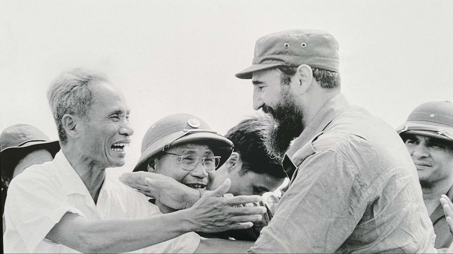 Chuyến thăm đặc biệt của một lãnh tụ đặc biệt [Kỳ 1]