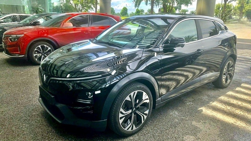 Lộ diện VinFast VF6 2024 bản thương mại trước ngày ra mắt khách hàng Việt