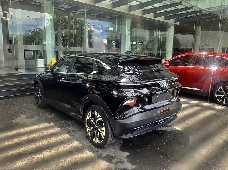 Lộ diện VinFast VF6 2024 bản thương mại trước ngày ra mắt khách hàng Việt