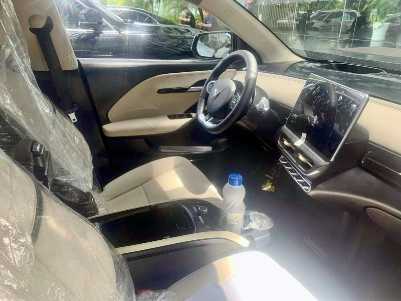 Lộ diện VinFast VF6 2024 bản thương mại trước ngày ra mắt khách hàng Việt