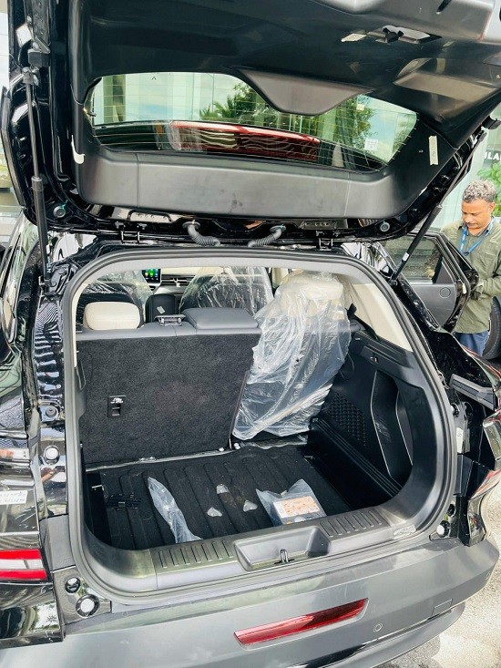 Lộ diện VinFast VF6 2024 bản thương mại trước ngày ra mắt khách hàng Việt