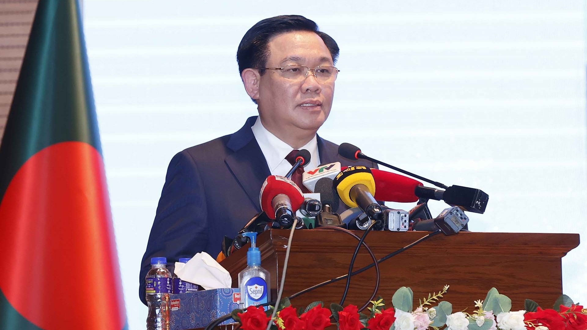 Chủ tịch Quốc hội Vương Đình Huệ phát biểu tại Học viện Ngoại giao Bangladesh, nêu 5 đề xuất quan trọng phát triển quan hệ song phương