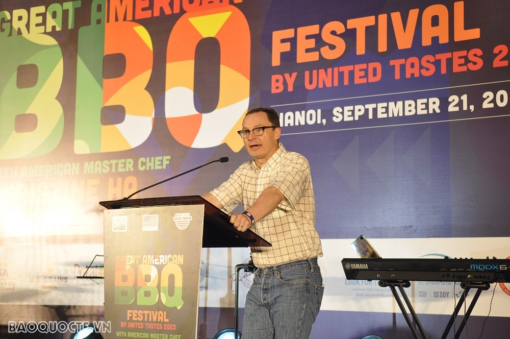 (09.22) Tham tán Nông nghiệp Hoa Kỳ Ralph Bean đánh giá cao sự phát triển của hợp tác nông nghiệp Việt Nam-Hoa Kỳ thời gian qua. (Ảnh: Minh Quân) (09.22) Tham tán Nông nghiệp Hoa Kỳ Ralph Bean đánh giá cao sự phát triển của hợp tác nông nghiệp Việt Nam-Hoa Kỳ thời gian qua. (Ảnh: Minh Quân)