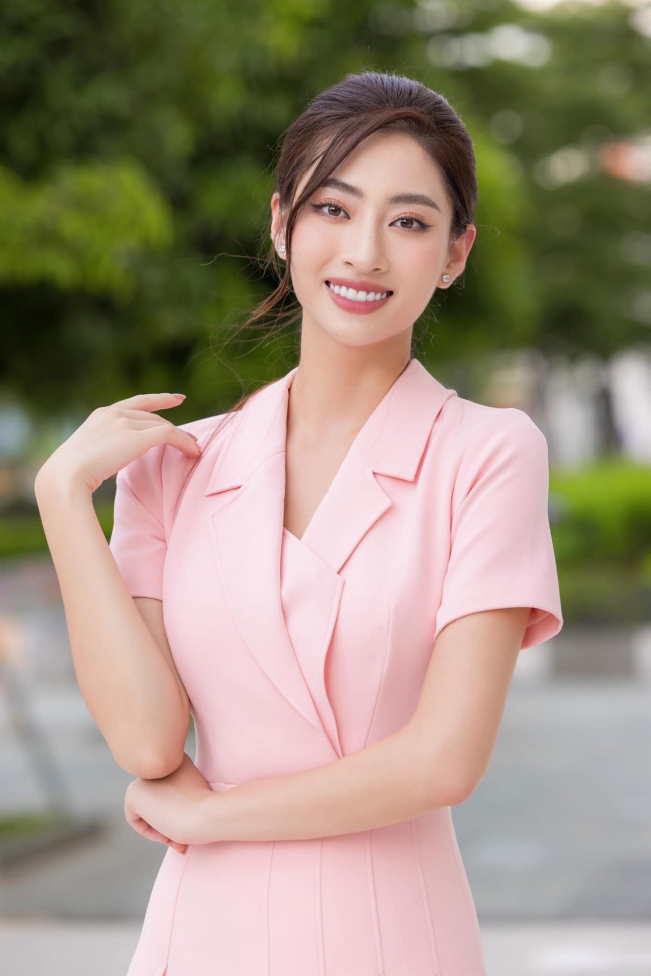 Hoa hậu Lương Thùy Linh