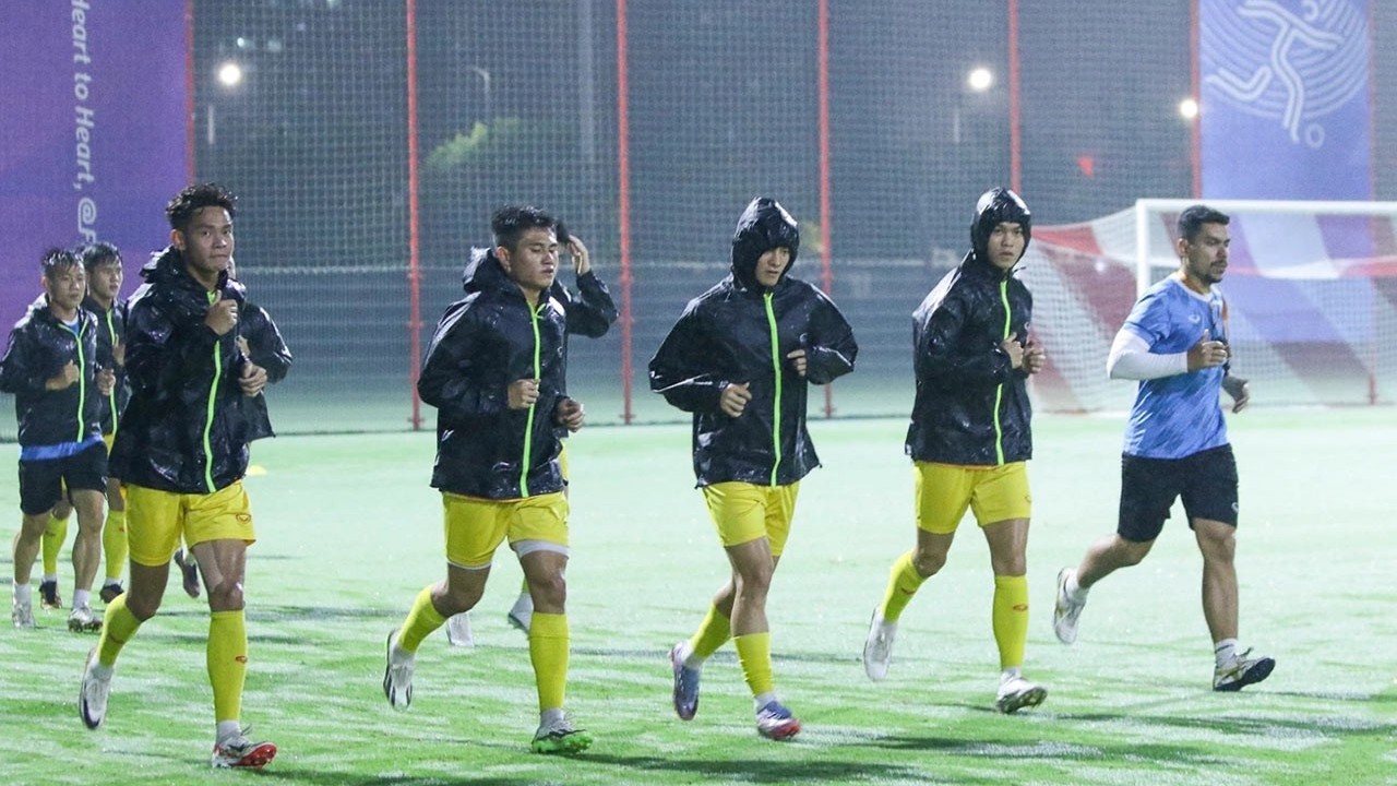 HLV Hoàng Anh Tuấn: Olympic Việt Nam sẽ cố gắng 'lách qua khe cửa hẹp'