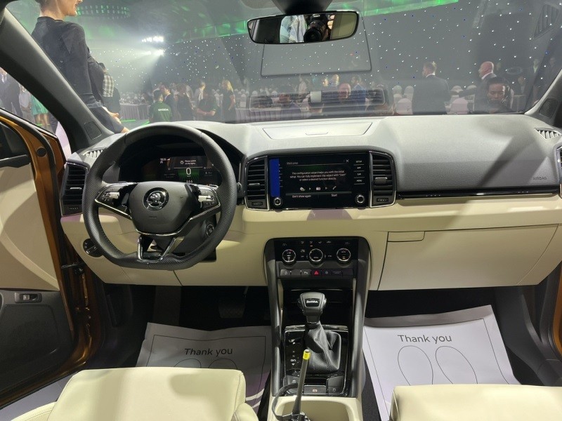 Cận cảnh Skoda Karoq vừa ra mắt tại Việt Nam, giá từ 999 triệu đồng Cận cảnh Skoda Karoq vừa ra mắt tại Việt Nam, giá từ 999 triệu đồng