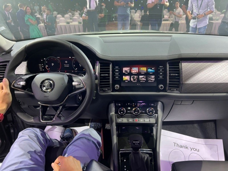 Cận cảnh Skoda Kodiaq vừa ra mắt thị trường Việt Nam, giá từ 1,189 tỷ đồng Cận cảnh Skoda Kodiaq vừa ra mắt thị trường Việt Nam, giá từ 1,189 tỷ đồng