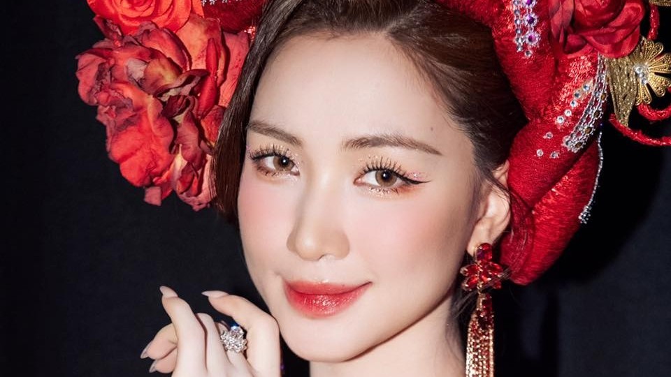 Ca sĩ Hòa Minzy ngày càng thăng hạng về nhan sắc