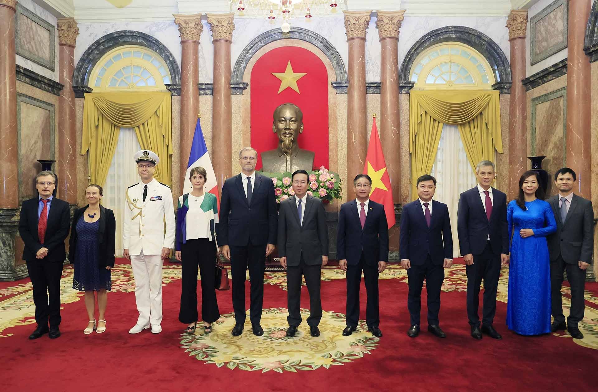 Chủ tịch nước Võ Văn Thưởng tiếp các Đại sứ Bulgaria, Liên minh châu Âu, Pháp và Kazakhstan trình Quốc thư