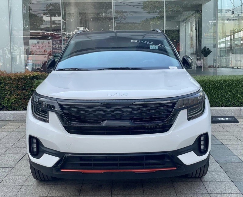Cận cảnh Kia Seltos X-Line vừa về đại lý, giá 709 triệu đồng