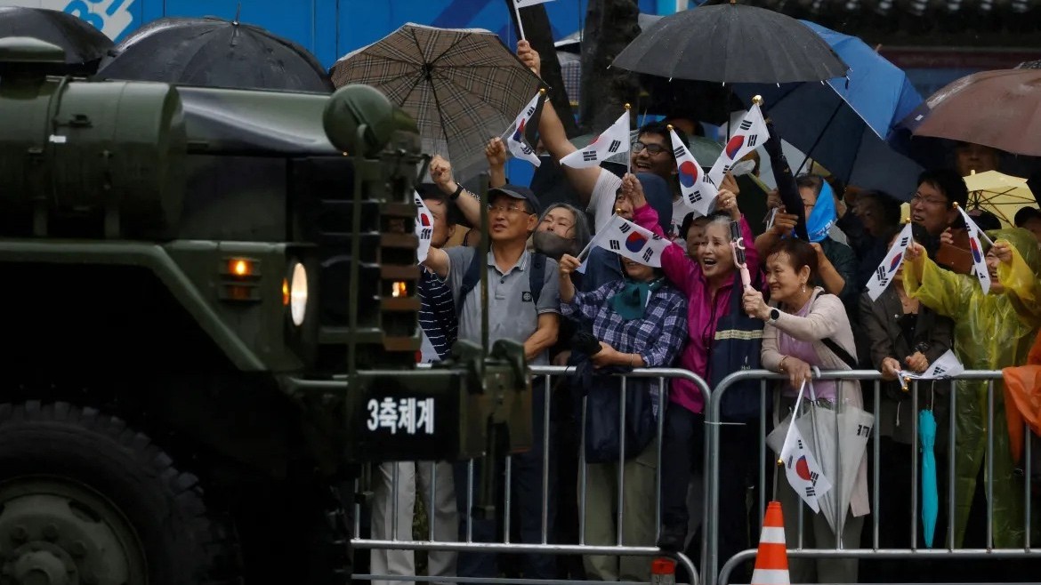 Hàn Quốc phô trương vũ khí hiện đại: Lấy độc trị độc?