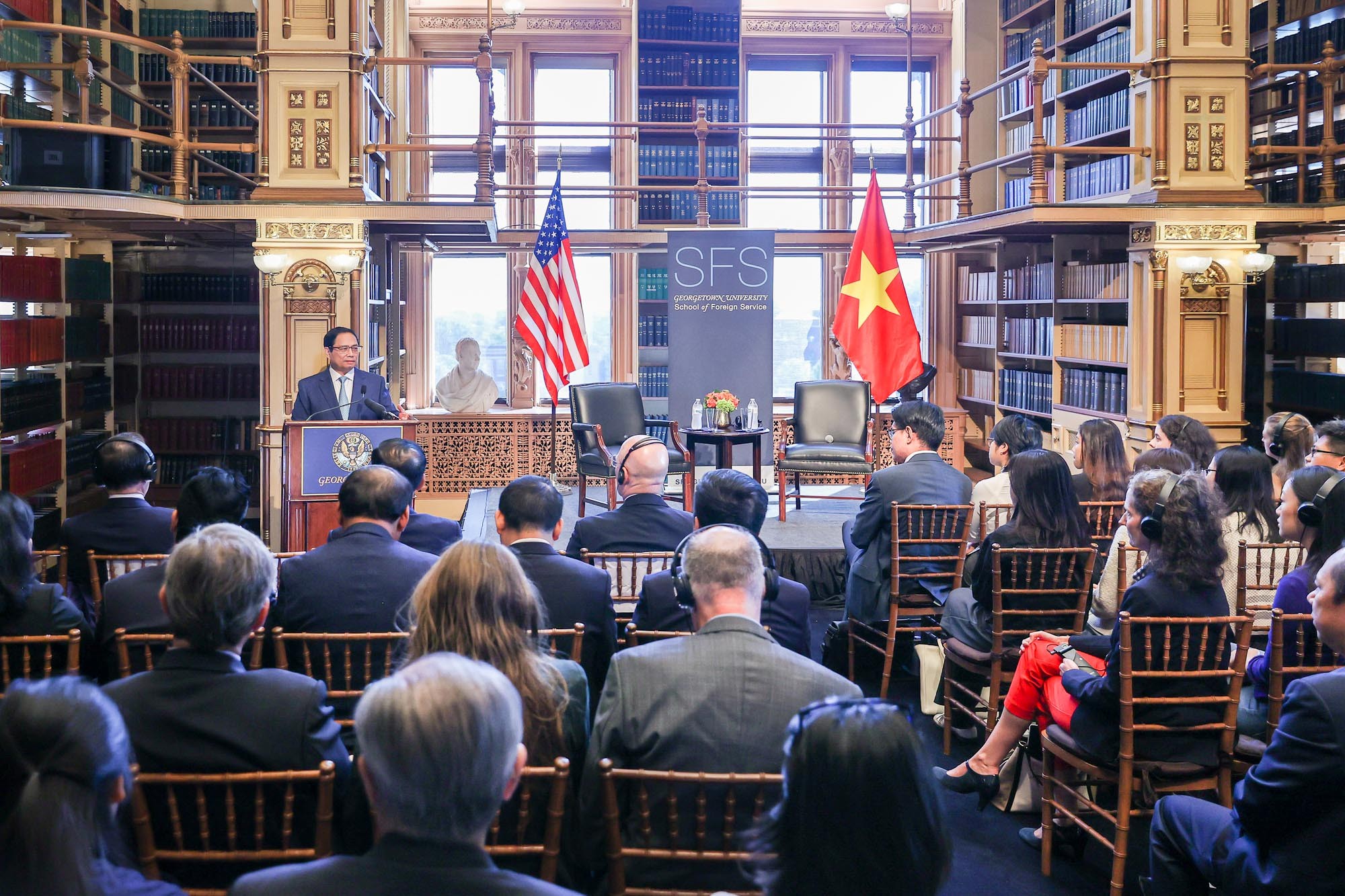 Mang lòng tin, sự chân thành và tình đoàn kết đến nửa bên kia bán cầu