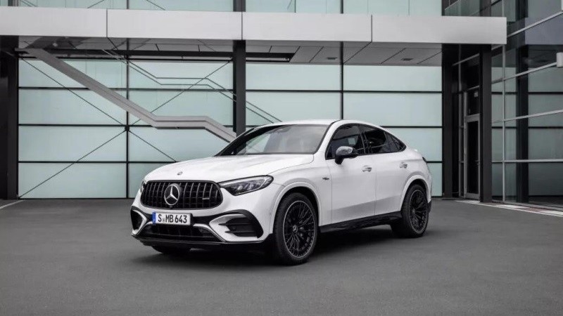 Cận cảnh bộ đôi Mercedes-AMG GLC 43 Coupe và GLC 63 Coupe 2024 vừa được trình làng