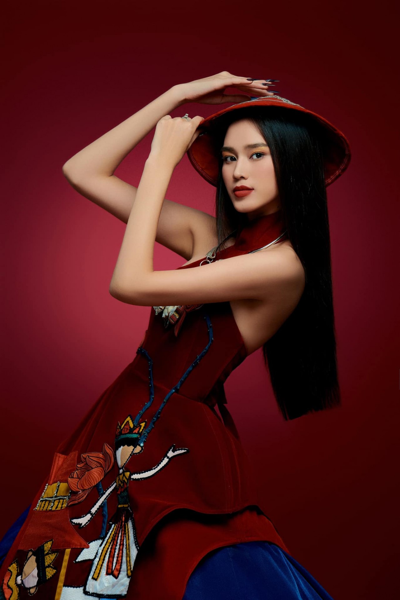 Hoa hậu Đỗ Thị Hà khoe nhan sắc 'cực phẩm'