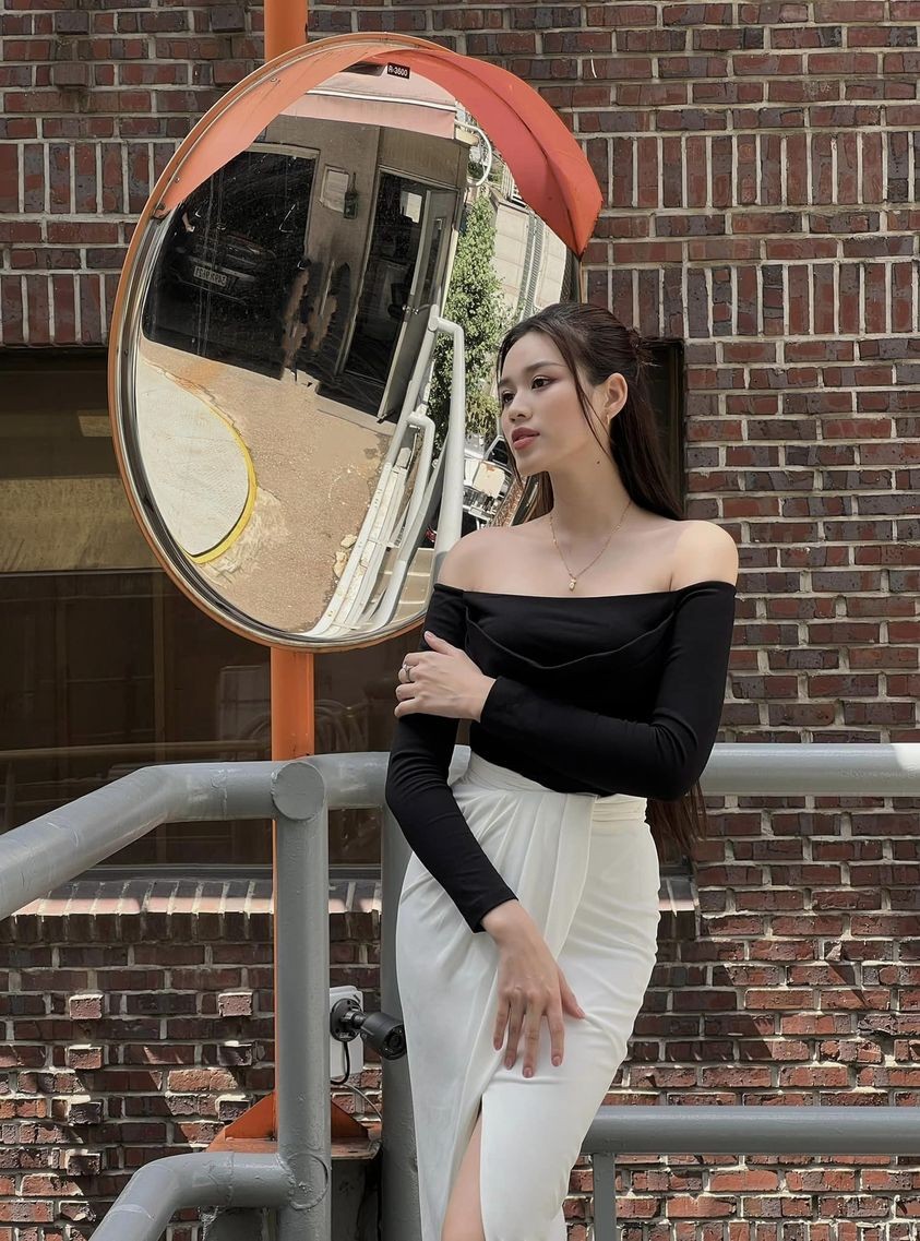 Hoa hậu Đỗ Thị Hà khoe nhan sắc 'cực phẩm'