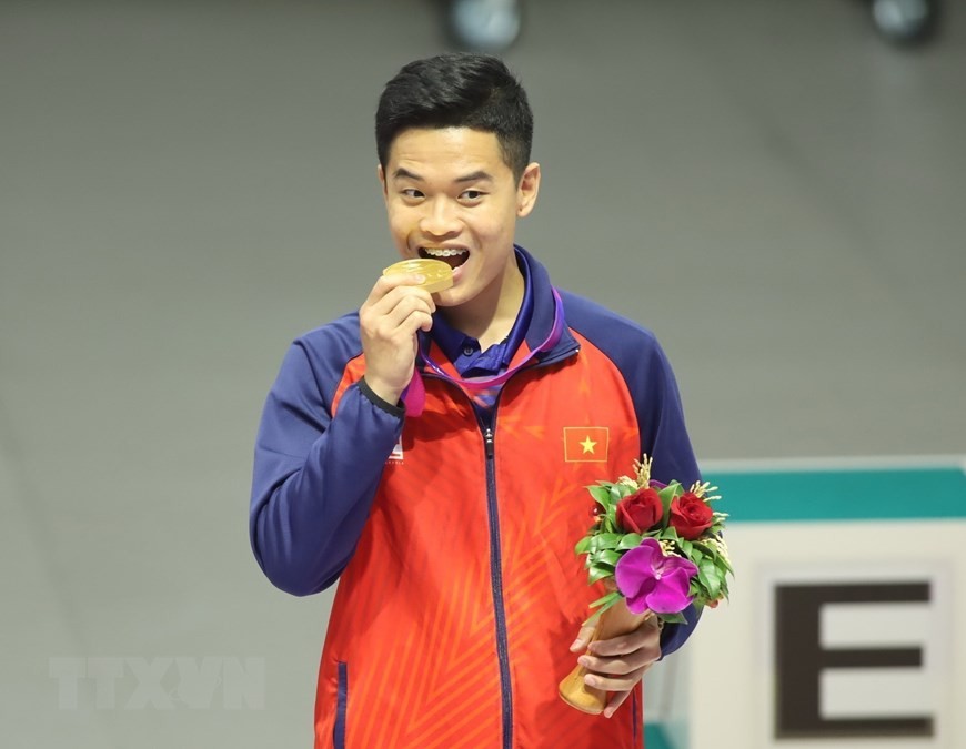 ASIAD 19: Hình ảnh VĐV Phạm Quang Huy thi đấu và nhận Huy chương vàng, Huy chương đồng môn bắn súng ASIAD 19: Hình ảnh VĐV Phạm Quang Huy thi đấu và nhận Huy chương vàng, Huy chương đồng môn bắn súng