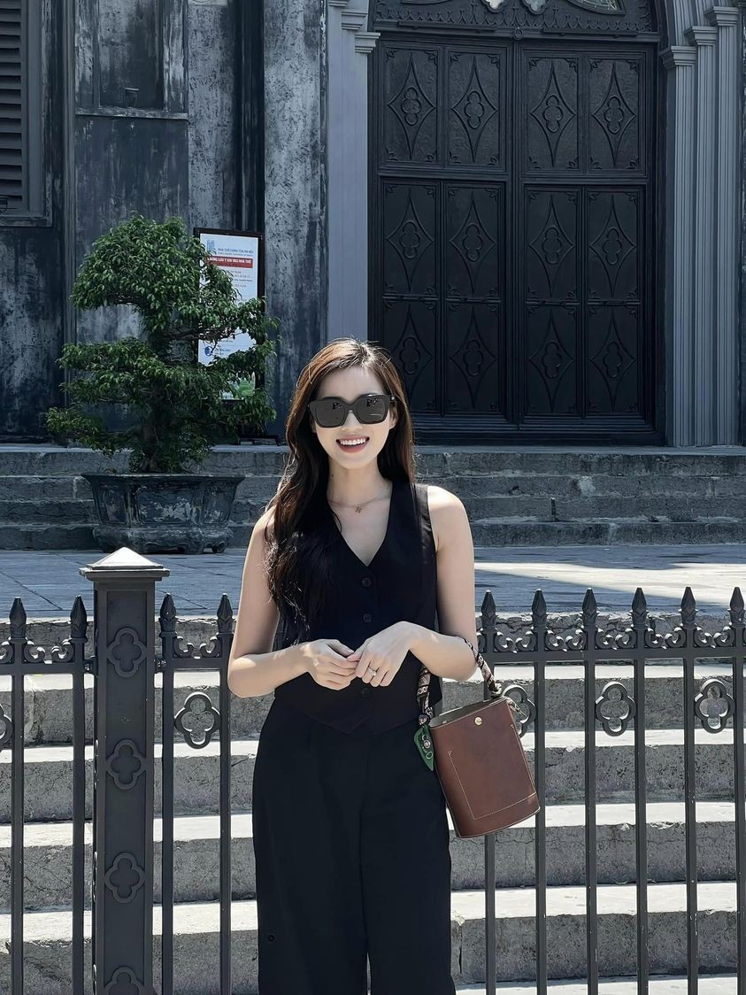 Hoa hậu Đỗ Thị Hà khoe nhan sắc 'cực phẩm'