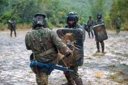 Điểm tin thế giới sáng 29/9: Nhật-Pháp diễn tập bắn đạn thật, Ukraine đón nhiều khách quý, vụ nổ súng ở Hà Lan