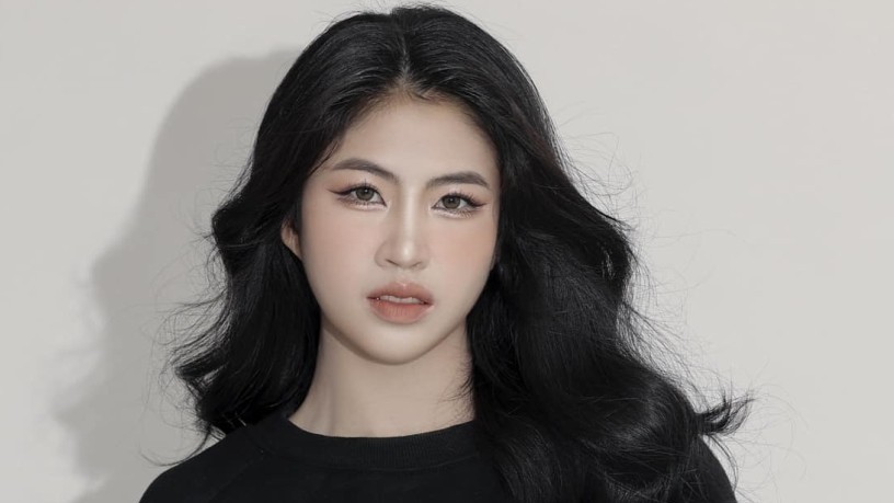 Gu thời trang năng động, tôn eo của 'cơn lốc đường biên' Thanh Nhã