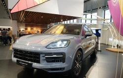 Cận cảnh Porsche Cayenne S Coupe 2024 vừa ra mắt tại Việt Nam
