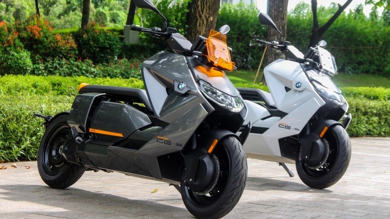 Cận cảnh xe máy điện BMW CE04 vừa về Việt Nam, giá 549 triệu đồng